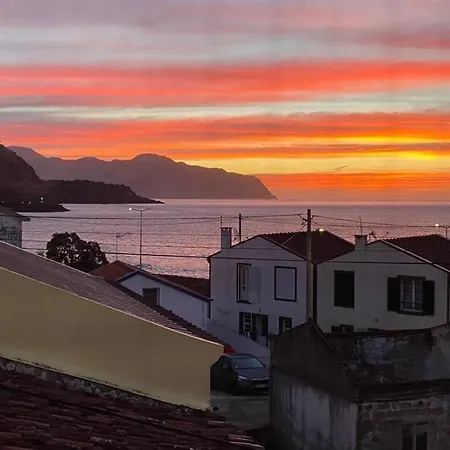 Agua E Sal - Seafront House, With Garden And Independent Suite. Ribeira Quente Exterior foto