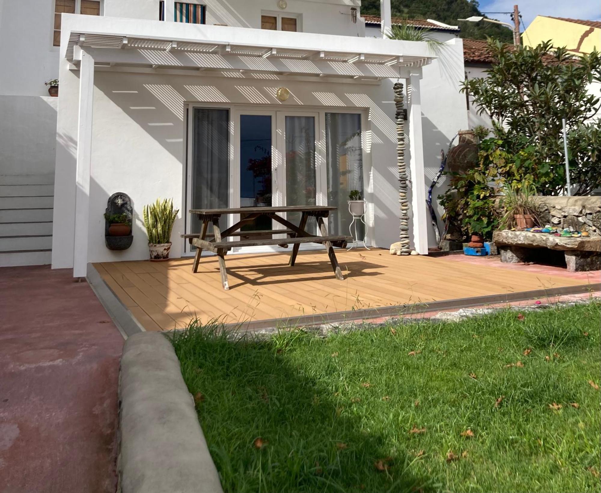 Agua E Sal - Seafront House, With Garden And Independent Suite. Holiday home *