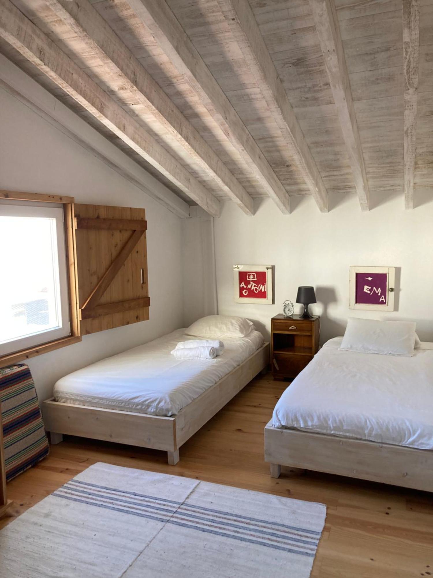 Agua E Sal - Seafront House, With Garden And Independent Suite. Holiday home *