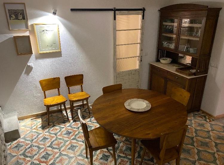 Agua E Sal - Seafront House, With Garden And Independent Suite. Holiday home