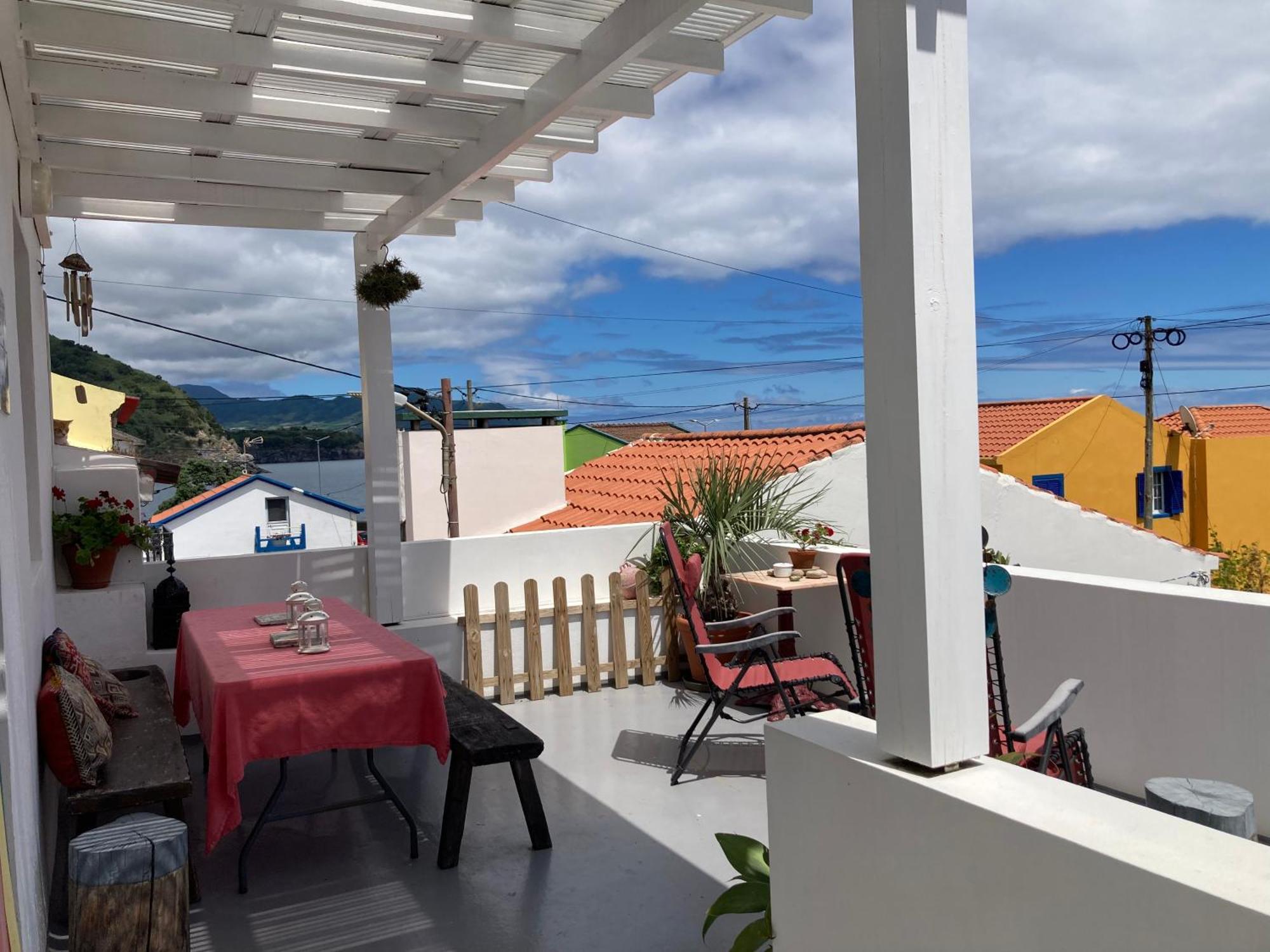 Holiday home Agua E Sal - Seafront House, With Garden And Independent Suite. Ribeira Quente